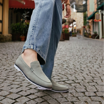 𝐀𝐔𝐑𝐀 𝐒𝐓𝐄𝐏𝐙: 𝐋𝐨𝐨𝐟𝐞𝐫𝐬 𝐒𝐡𝐨𝐞𝐬.